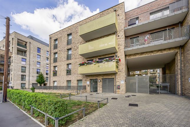 Selbourne Avenue, Hounslow 2 bed apartment for sale