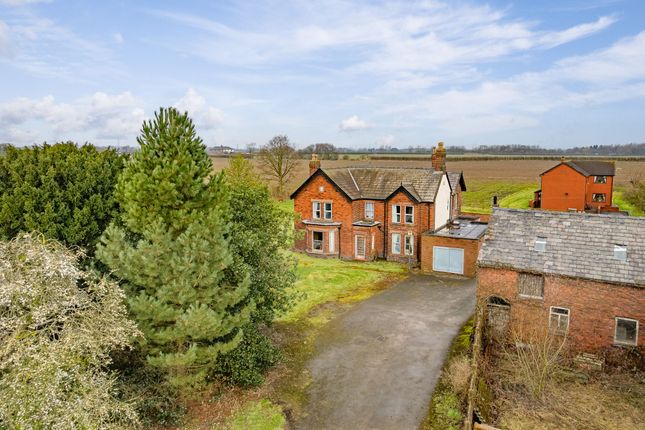 4 bed detached house