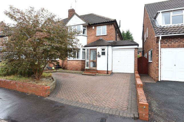 Stewart Road, Kingswinford DY6 3 bed semi