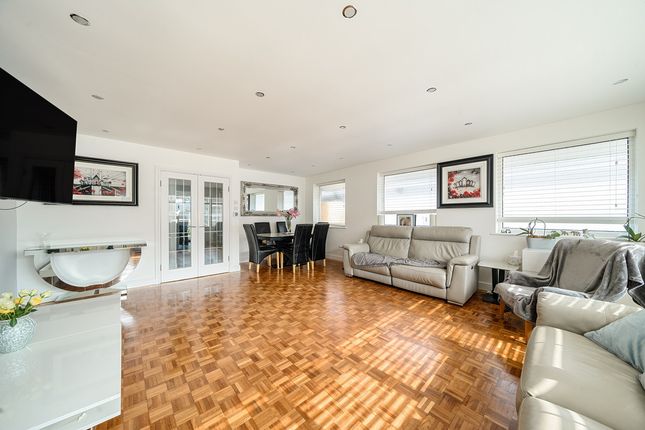 Richmond Gardens, Harrow, HA3 3 bed bungalow for sale