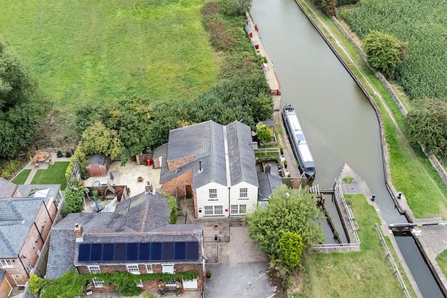 Sandbach CW11 4 bed detached house for sale