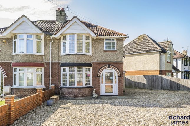 Headlands Grove, Upper Stratton... 3 bed semi
