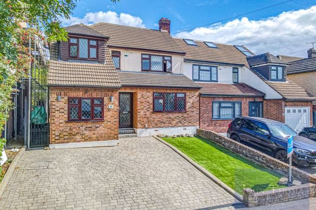 Fairview Close, Chigwell IG7 3 bed semi