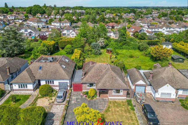 Newmans Drive, Hutton Burses, Brentwood 3 bed detached bungalow for sale