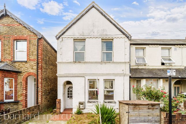 4 bedroom end of terrace house for sale