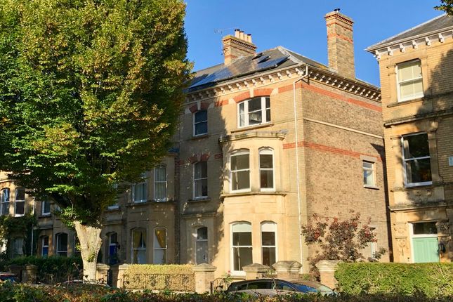 5 bedroom terraced house for sale