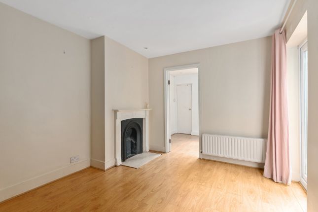 Verbena Gardens, Hammersmith W6 2 bed flat for sale