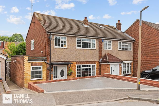Honey Brook, Waltham Abbey, EN9 3 bed end of terrace house for sale