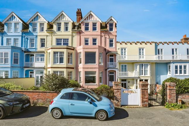 Crag Path, Aldeburgh IP15 1 bed apartment for sale