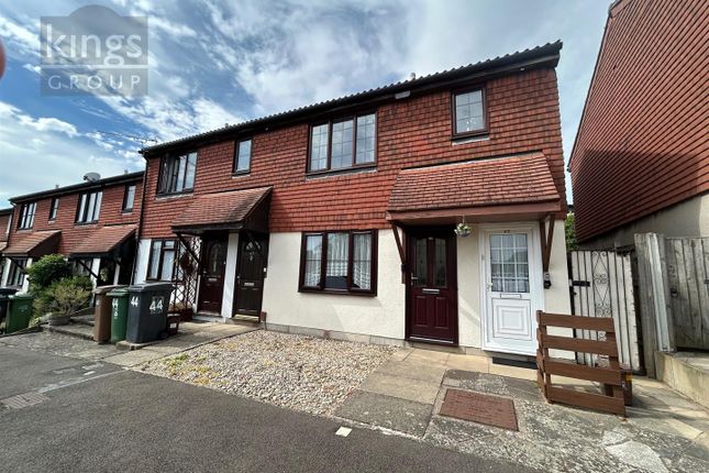 Stapleford Close, London 1 bed maisonette for sale