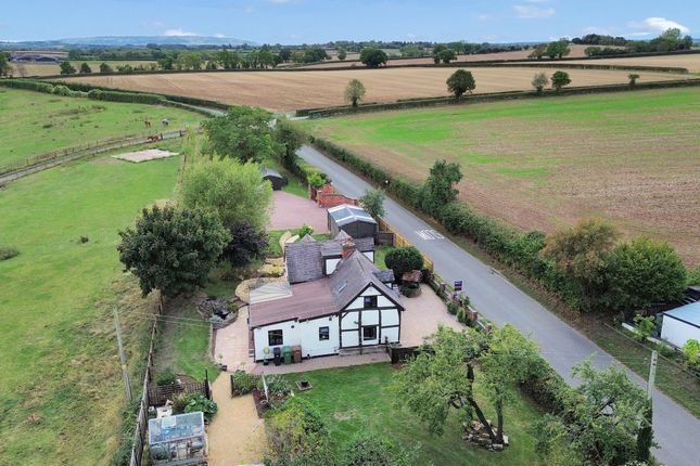 Inkberrow, Worcester. Worcestershire WR7 2 bed detached house for sale