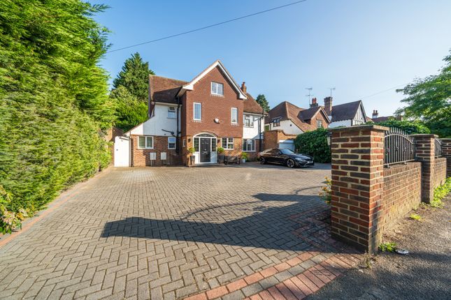 6 bed detached house