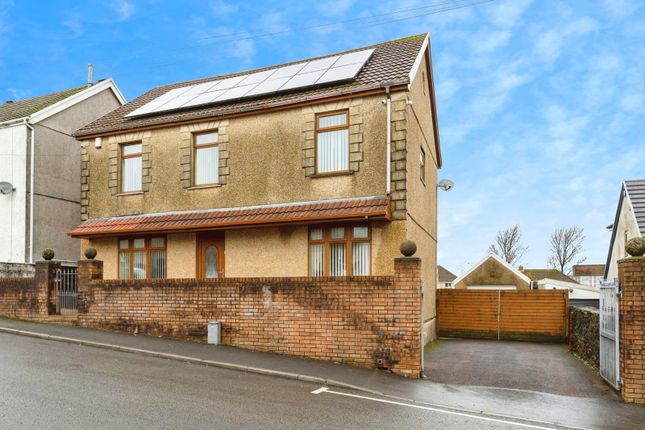 6 bedroom detached house for sale