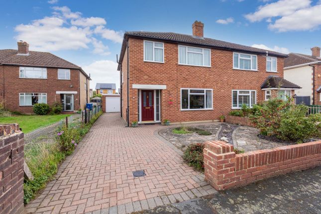 St Andrews Close, Old Windsor SL4 4 bed semi