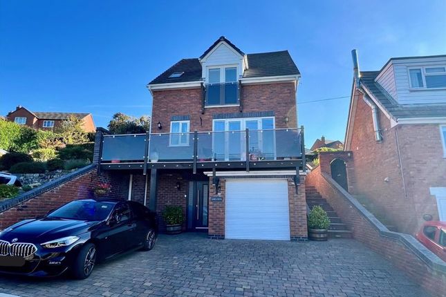 Nant Road, Coedpoeth, Wrexham 3 bed detached house for sale