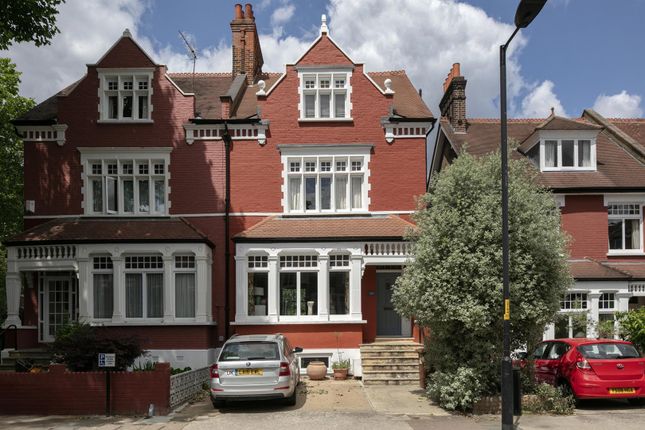 5 bedroom semi-detached house for sale