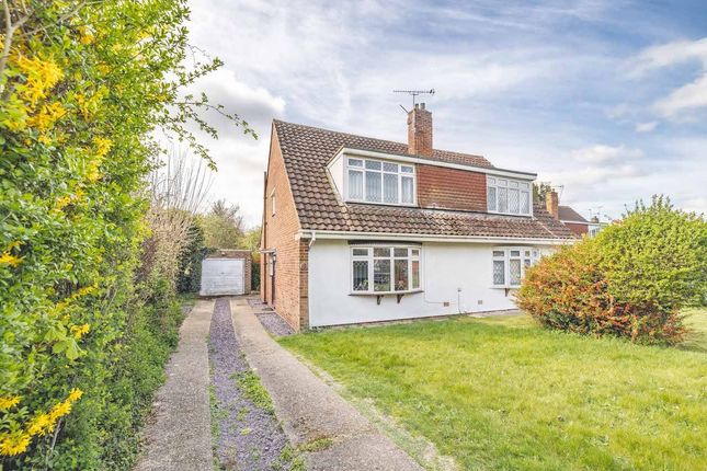 Huntercombe Close, Taplow SL6 3 bed semi