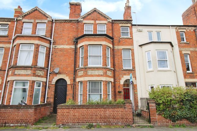 5 bedroom terraced house for sale