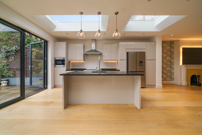 Doyle Gardens, Kensal Rise, London, NW10 4 bed semi