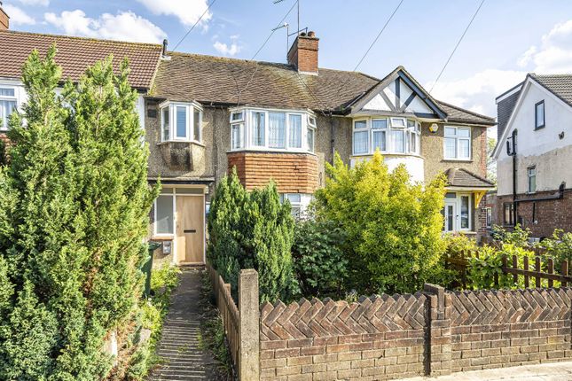 Dryden Road, Harrow Weald, Harrow, HA3 2 bed flat for sale