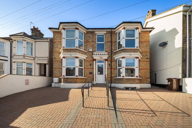Springhead Road, Gravesend DA11 8 bed detached house for sale