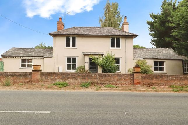 Harwich Road, Great Bromley, CO7 3 bed detached house for sale