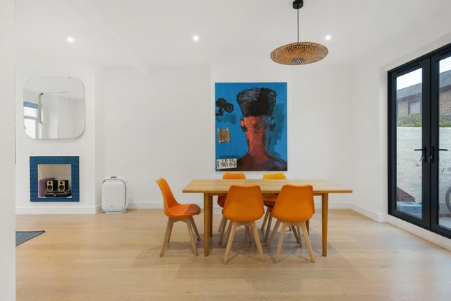 Colehill Lane, London, SW6 3 bed terraced house for sale