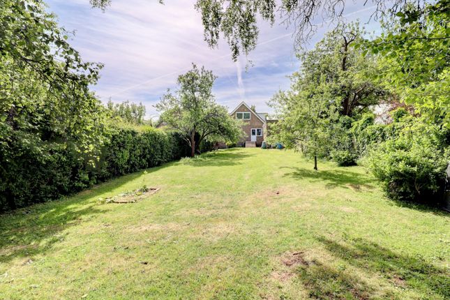 Brimmers Hill, High Wycombe HP15 4 bed bungalow for sale