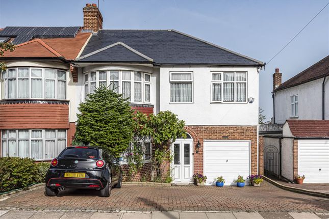 5 bedroom semi-detached house for sale