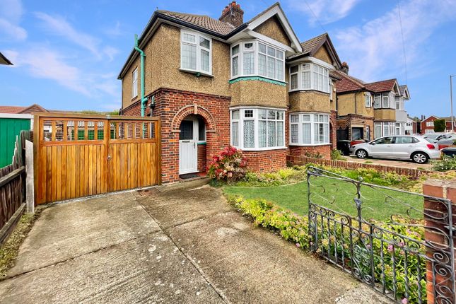 Stoneygate Road, Luton, Bedfordshire... 3 bed semi