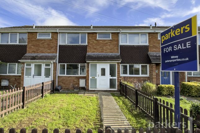 Wilmot Close, Witney, Oxfordshire, OX28 3 bed terraced house for sale