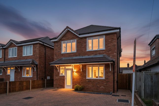 Acacia Avenue, Ruislip, HA4 4 bed detached house for sale