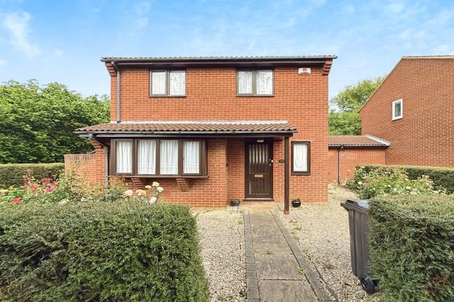 3 bedroom link detached house for sale
