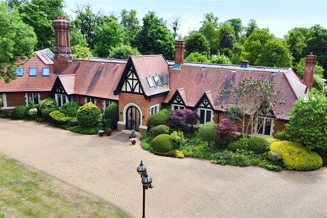 The Common, Stanmore 6 bed detached house for sale