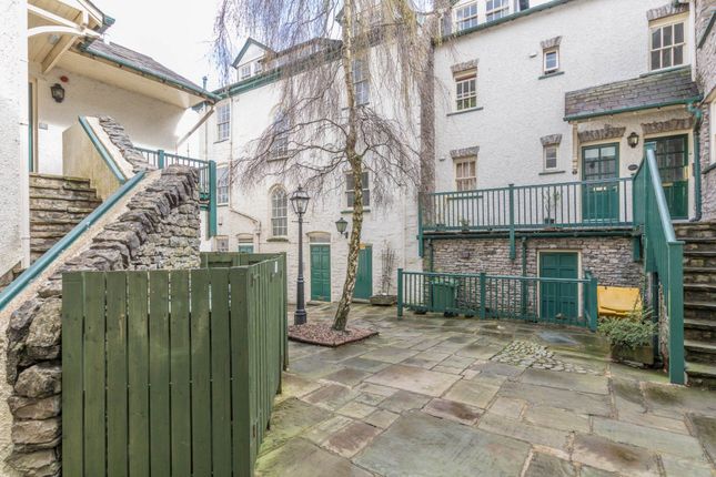 17 Greencoats Yard, Blackhall Road... 2 bed flat for sale