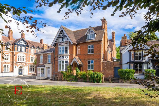 Abbey Hill, Kenilworth, CV8 6 bed townhouse for sale