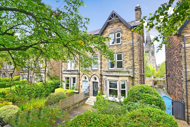 7 bedroom semi-detached house for sale