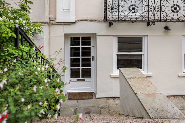 1 Park Place, Cheltenham... 2 bed flat for sale