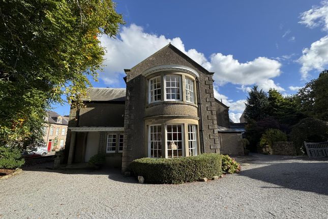 8 bedroom house for sale