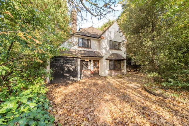 Heathside Crescent, Surrey GU22 4 bed detached house for sale