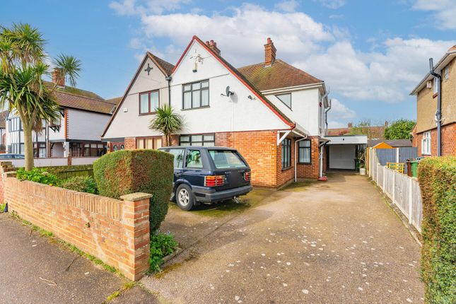 Collingwood Road, Great Yarmouth 3 bed semi