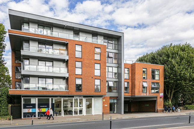 Garratt Lane, London, SW18 1 bed apartment for sale