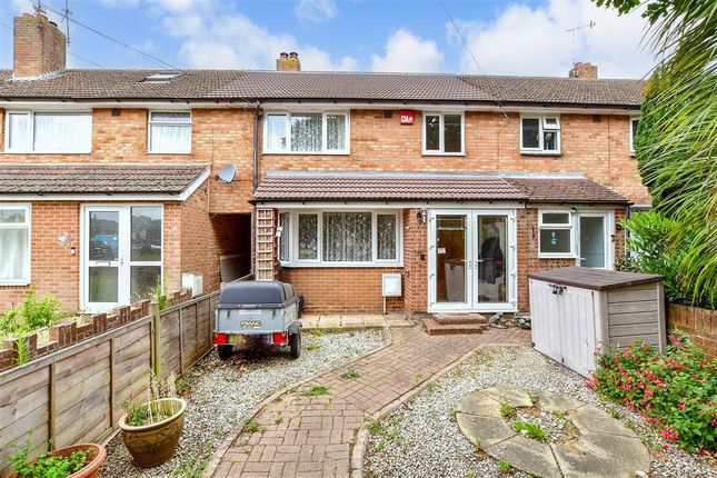 Middle Park Way, Havant, Hampshire 3 bed terraced house for sale