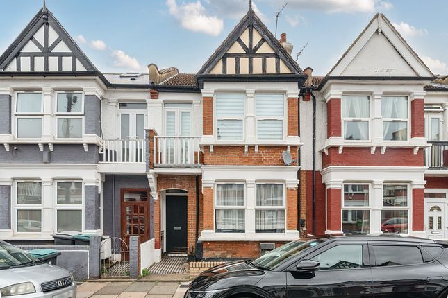 St. Margarets Avenue, London, N15 2 bed flat for sale
