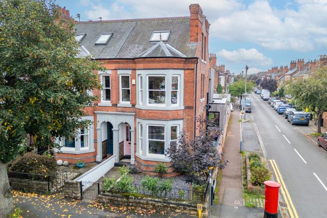 4 bedroom semi-detached house for sale