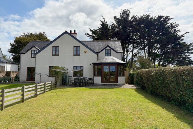 Puffin Cottage, Rock Road, PL27 3 bed semi