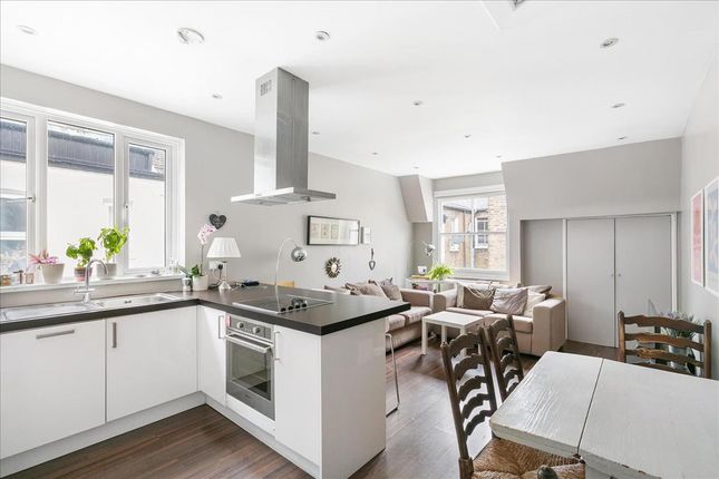 Wardo Avenue, Fulham, London, SW6 3 bed maisonette for sale