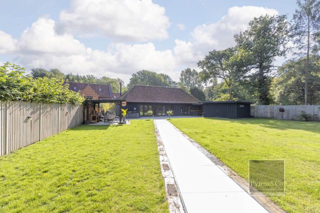 The Stables, Norwich NR14 3 bed link detached house for sale