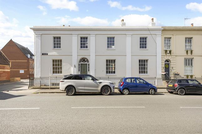 St. Georges Terrace, Cheltenham 2 bed apartment for sale