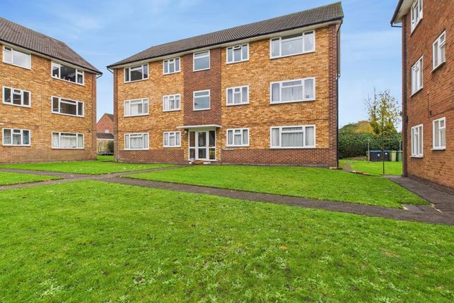 Shaw Court, Ninehams Road, Caterham 2 bed apartment for sale